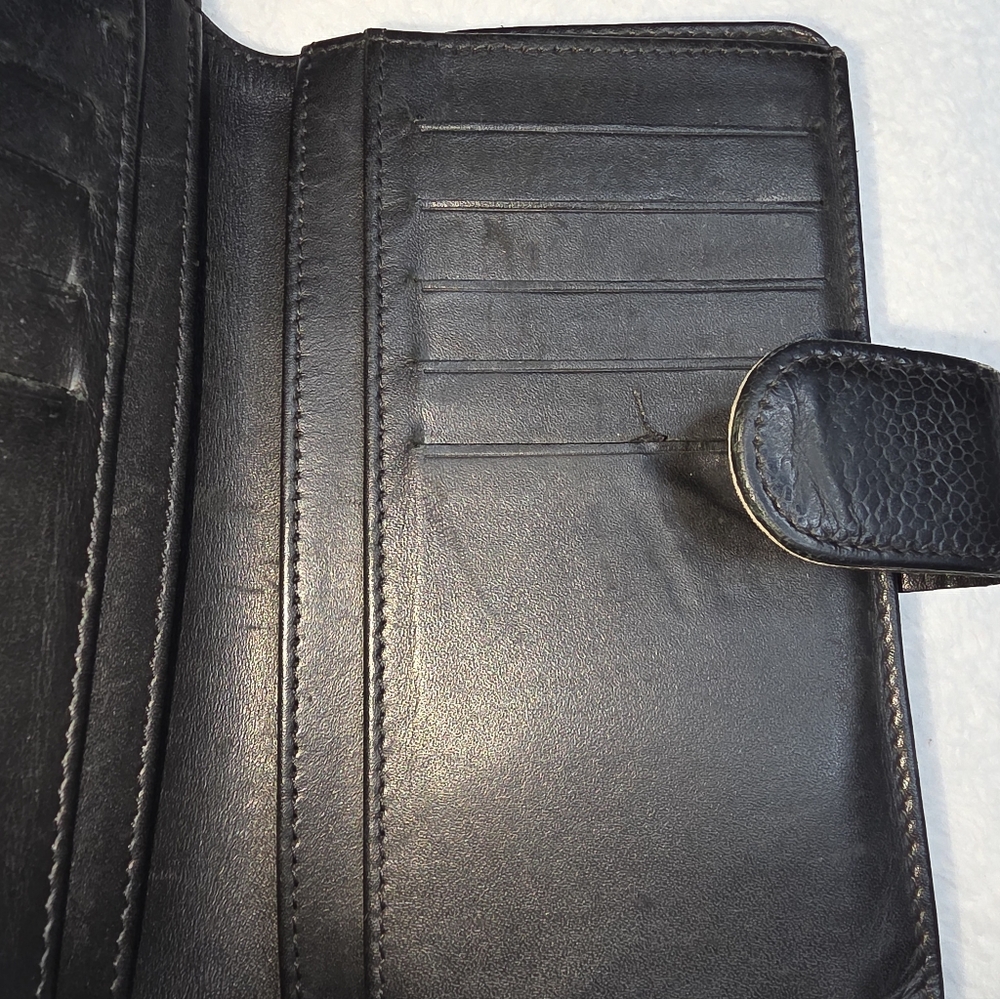 Authentic CHANEL Classic Black Leather Compact Wallet W/snap Closure - Picture 13 of 16